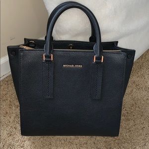 Michael kors purse Alessa medium satchel w/strap